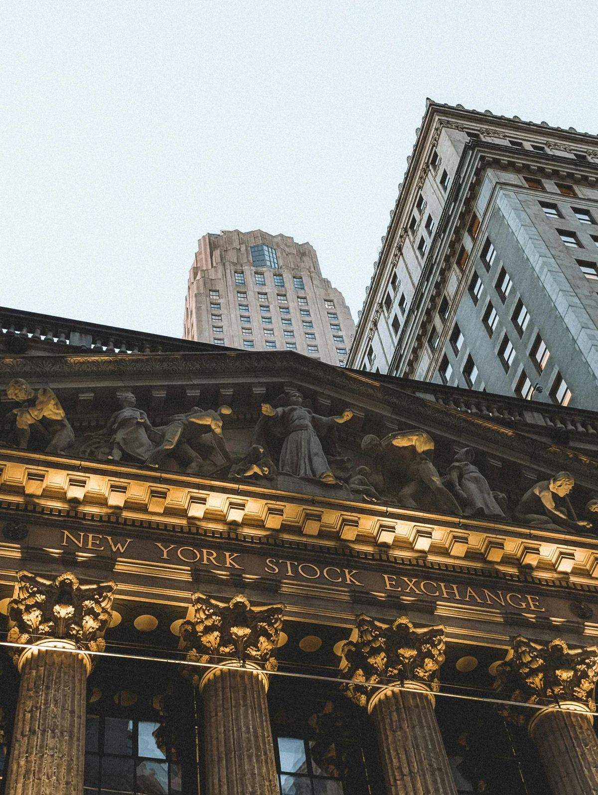 Top 15 dividendos del S&P 500 que pagan en marzo de 2026