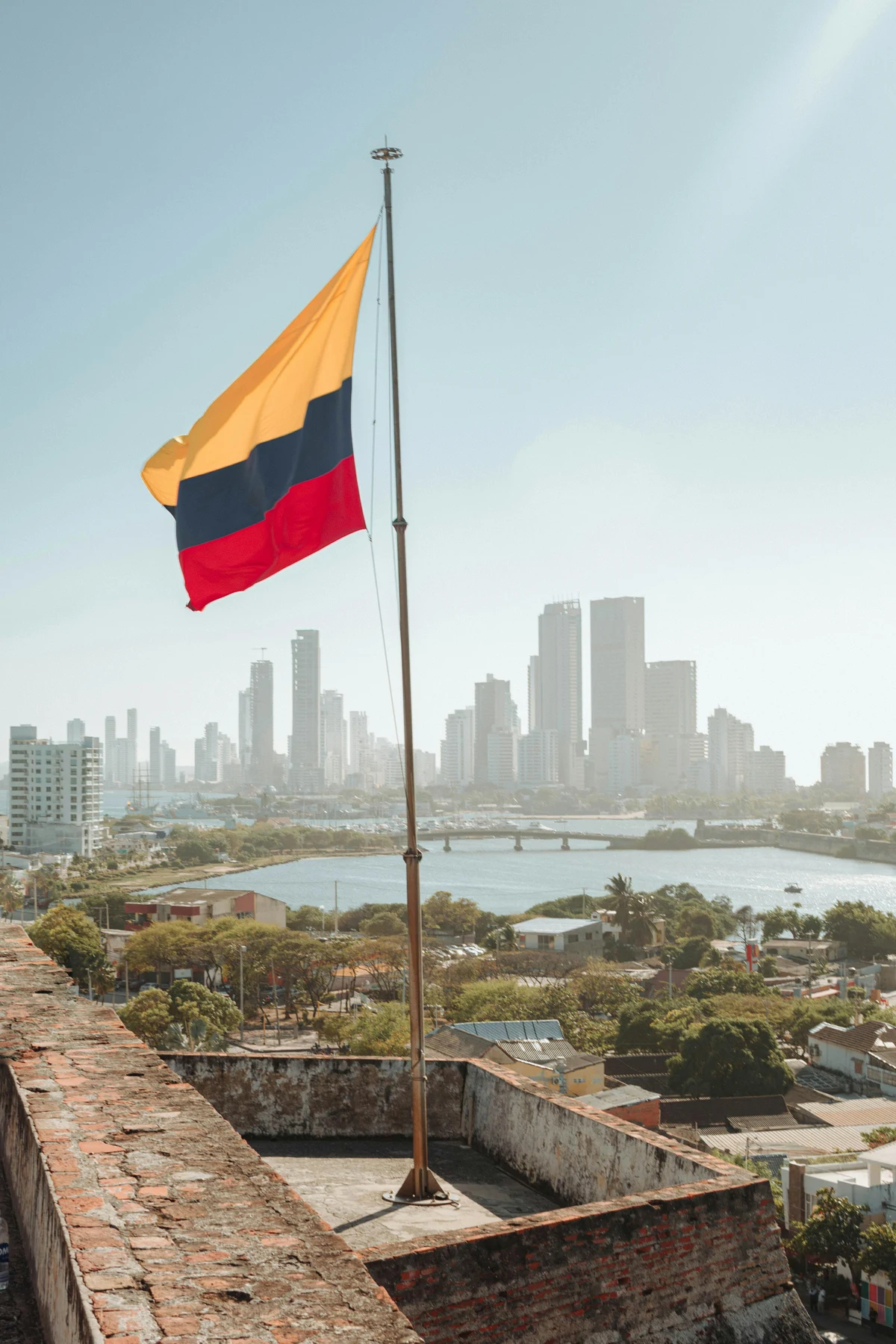 El peso colombiano frente al dólar: volatilidad reciente y niveles técnicos clave