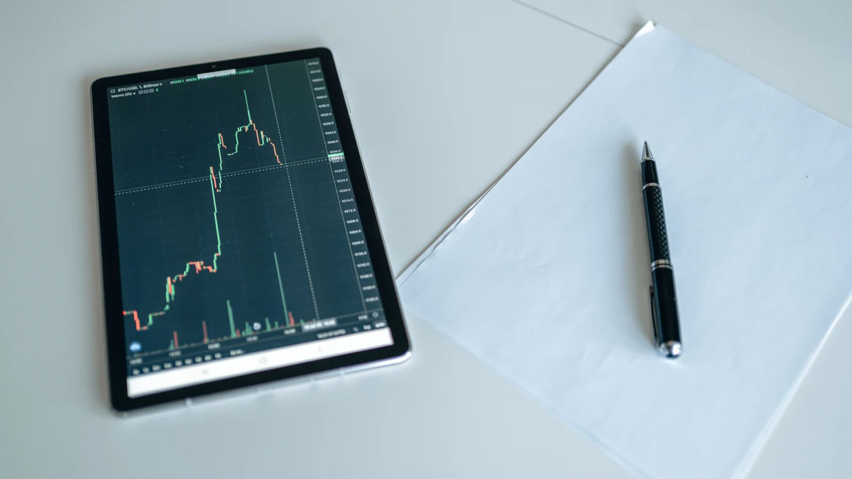 Tecnología y Equity global lideran mientras energía corrige con fuerza