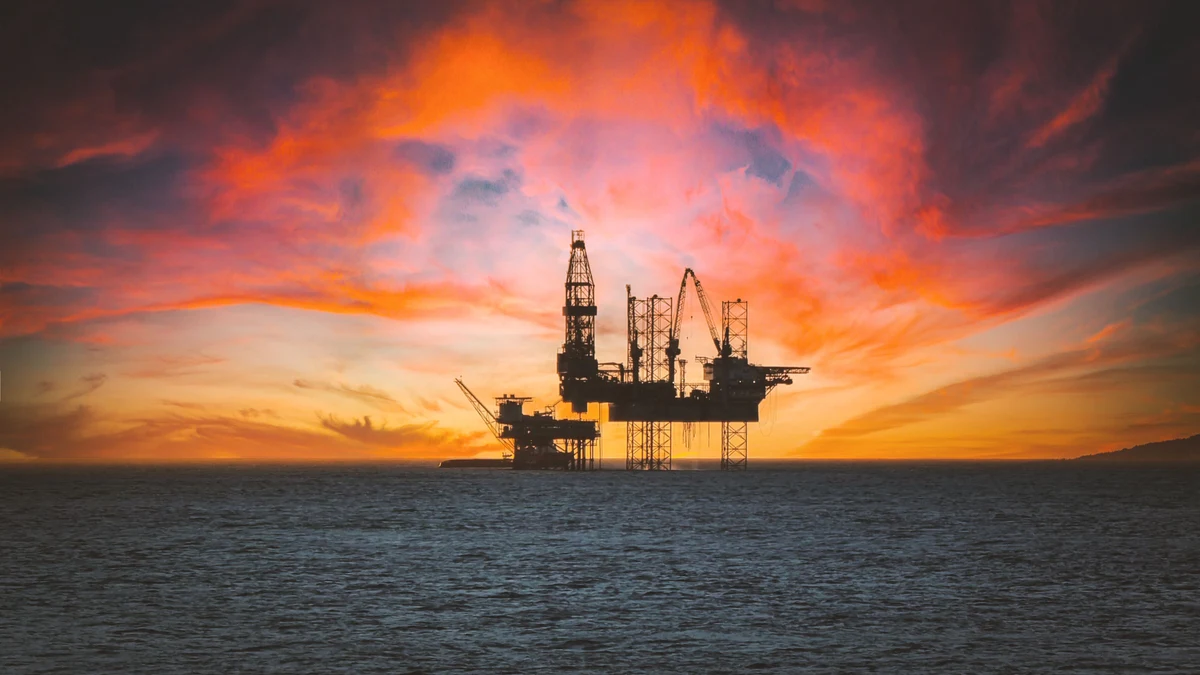 El petróleo comienza la semana con tensión: entre soportes técnicos y riesgo geopolítico