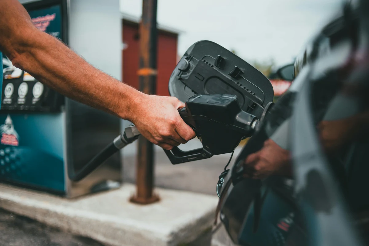El WTI corrige tras el rally y los metales sostienen el equilibrio del mercado