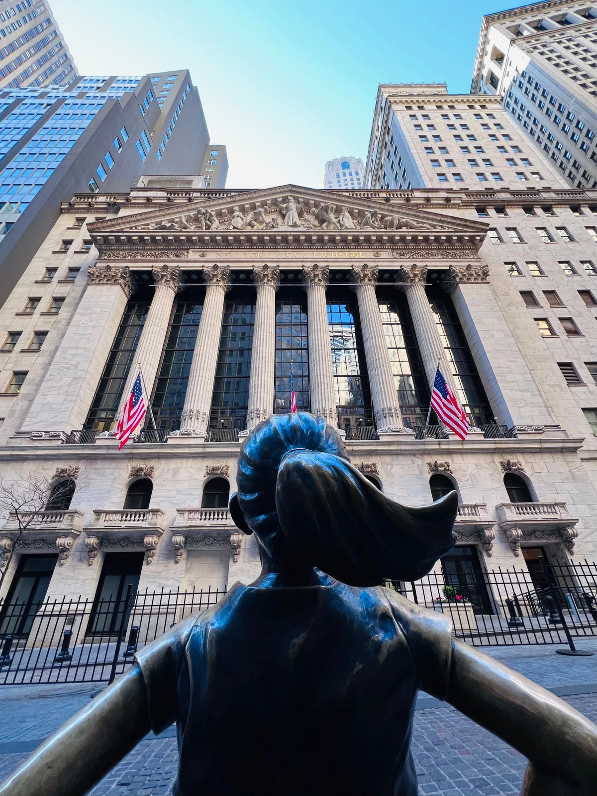 La especulación domina Wall Street: las acciones de baja capitalización lideran las subidas mientras persiste la presión sobre los valores más débiles