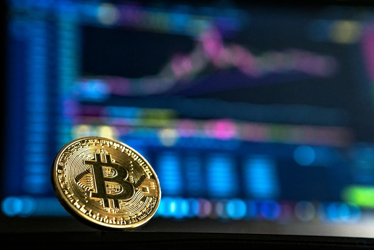 El capital vuelve al mercado digital y sostiene el avance de Bitcoin y las altcoins