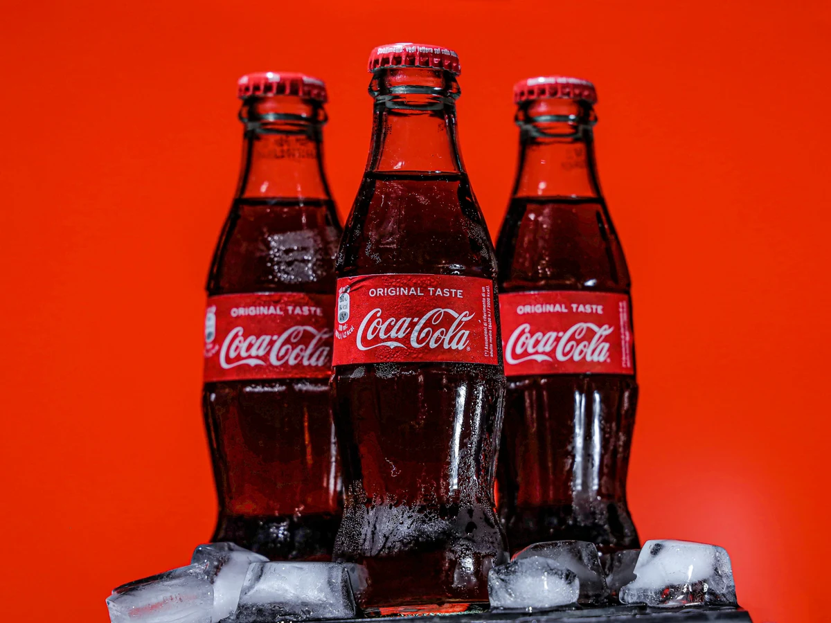Semana de dividendos en Wall Street: Coca-Cola, Meta, Merck y más de 30 compañías entran en fecha ex-dividendo