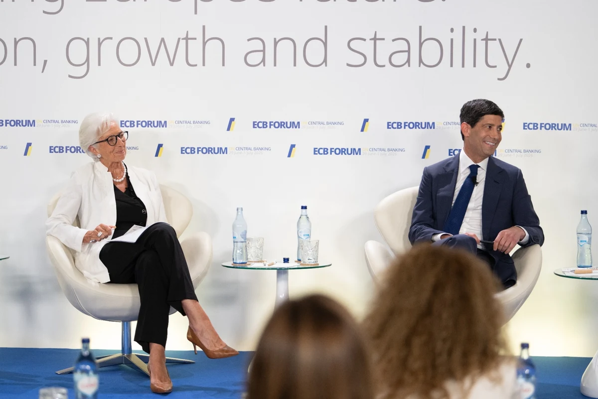 Warsh marca distancia del forward guidance en su estreno internacional